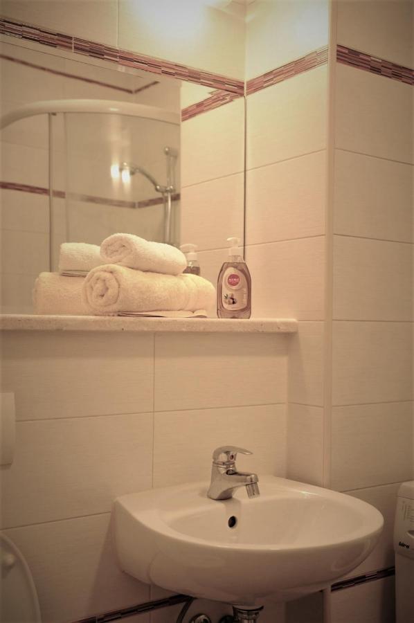Apartment Mejtas With Free Parking Saraievo Exterior foto